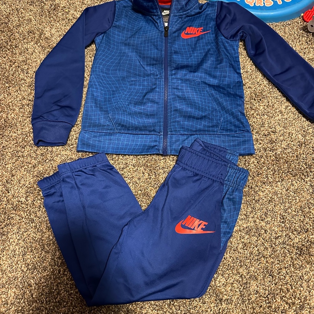 Nike Kids Matching Set in Blue and Red